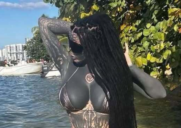 Tattooed Woman Who Kept Her Removed Nose In A Jar Reveals Her Shocking Past Life